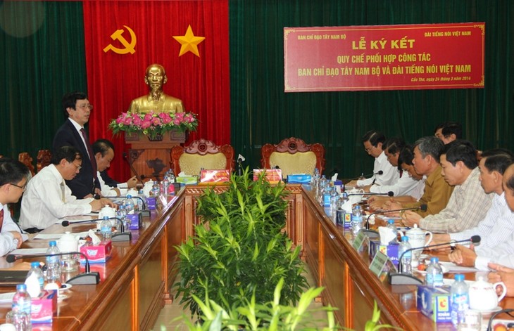 VOV, Steering Committee for the Southwestern Region sign communication agreement - ảnh 1